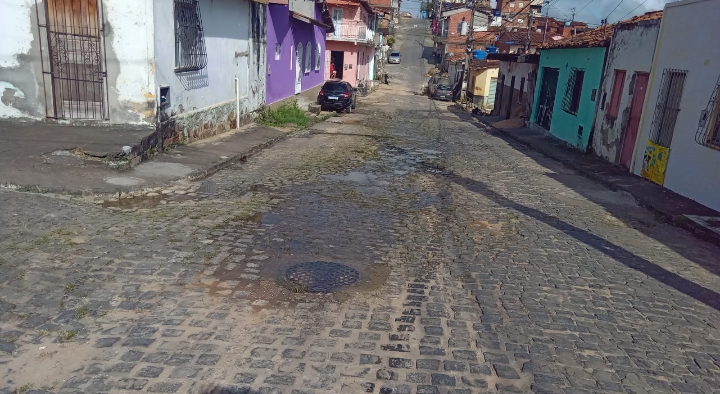 Ipiaú Moradores do São José Operário reclamam de mau cheiro esgoto