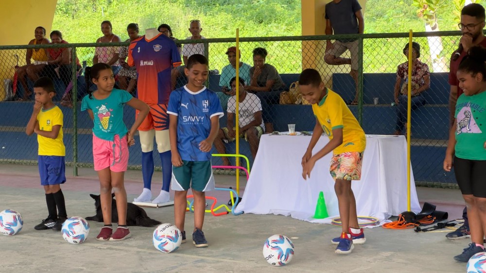 Prefeitura de Ipiaú lança Escolinha de Futebol Infantil De Olho no